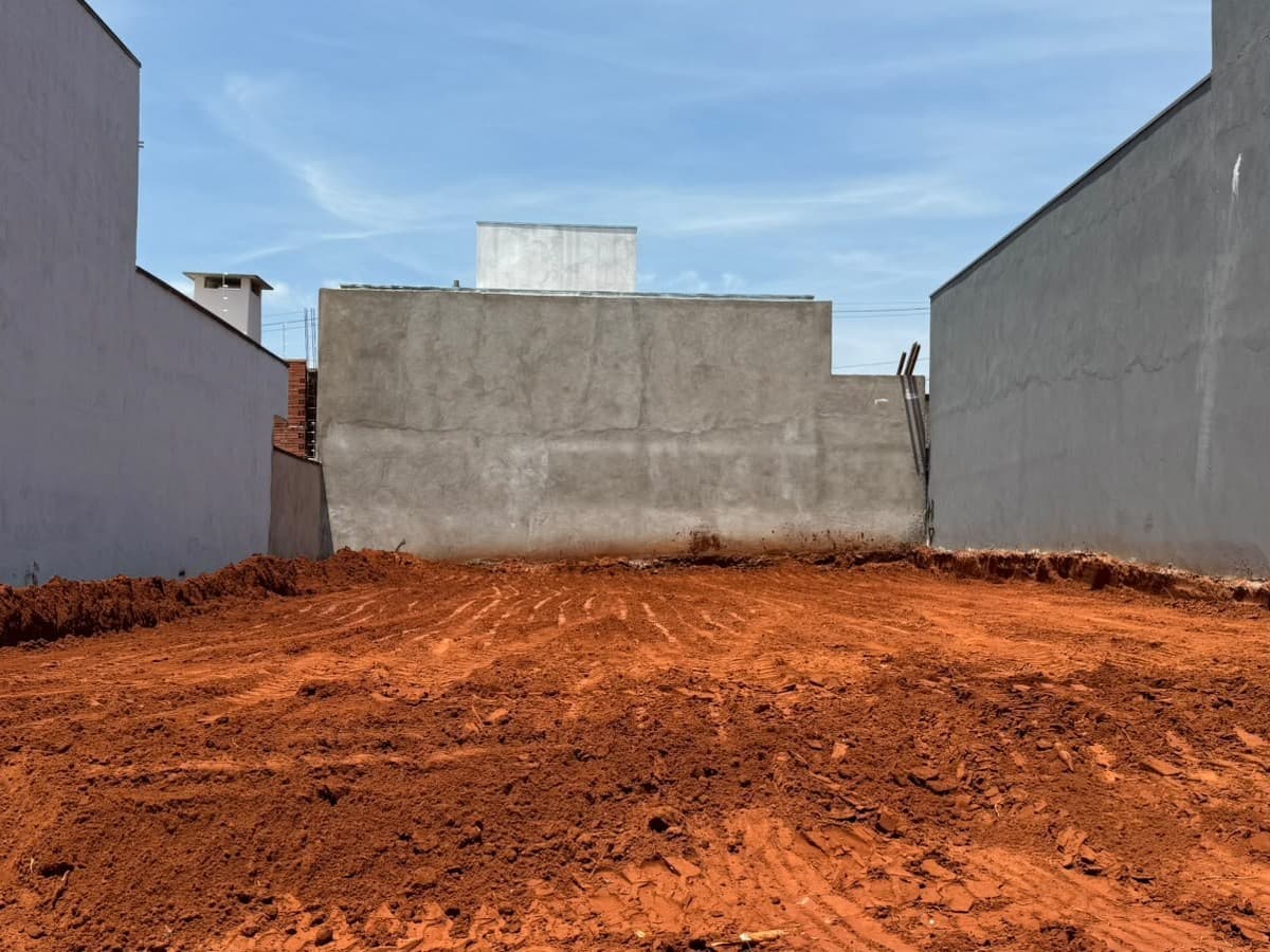 Lote urbano nivelado